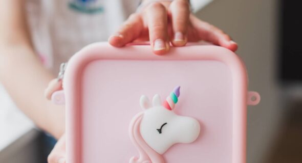 Éveil aquatique et fraîcheur : comment rafraîchir bébé en s’amusant en juin